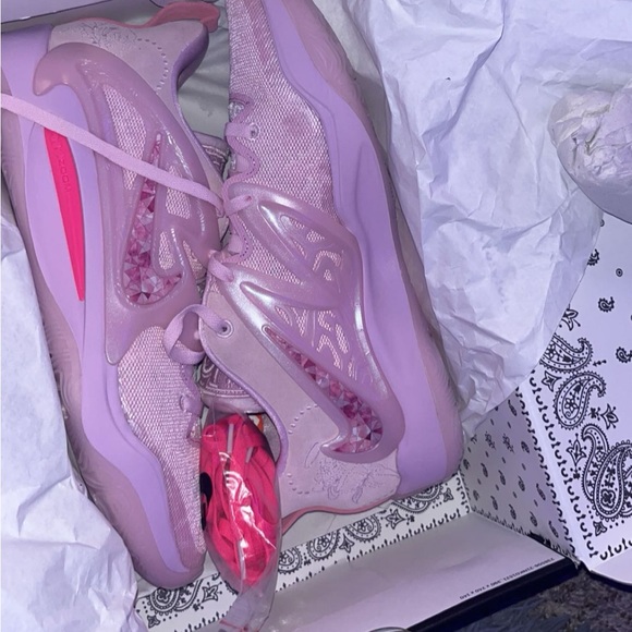 Aunt Pearl Kd 12 Size 15 Nike KD 15 Aunt Pearls Size 15, Worn Once!!